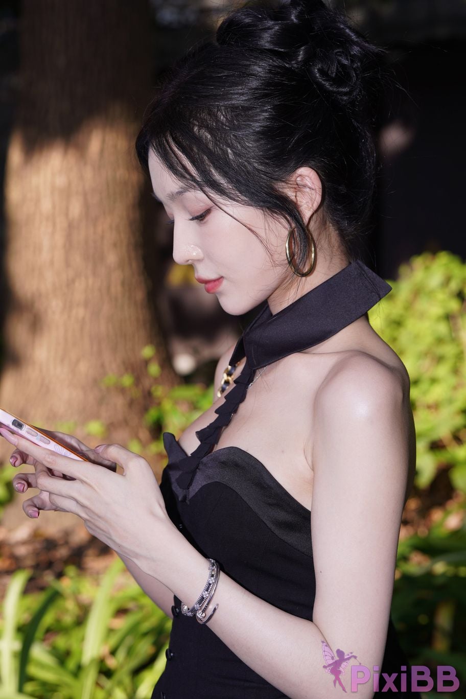 Featured Street Photography Works No.5379 Pretty girl in boots and shorts PixiBB.COM 055