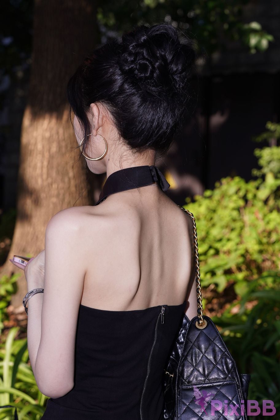 Featured Street Photography Works No.5379 Pretty girl in boots and shorts PixiBB.COM 056