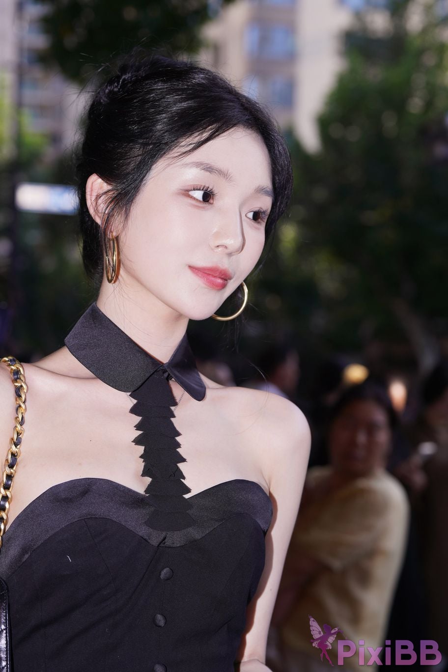 Featured Street Photography Works No.5379 Pretty girl in boots and shorts PixiBB.COM 063