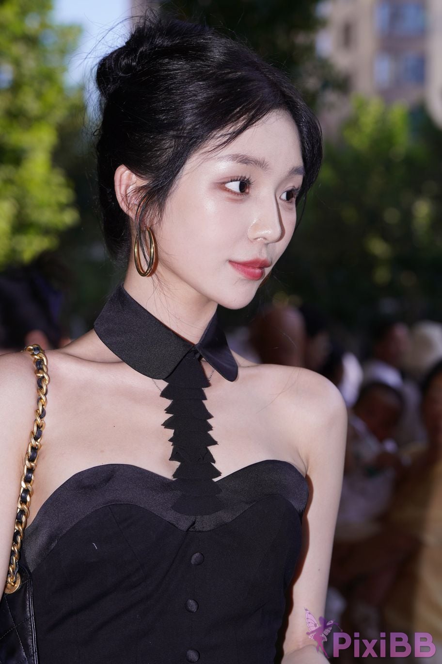 Featured Street Photography Works No.5379 Pretty girl in boots and shorts PixiBB.COM 064