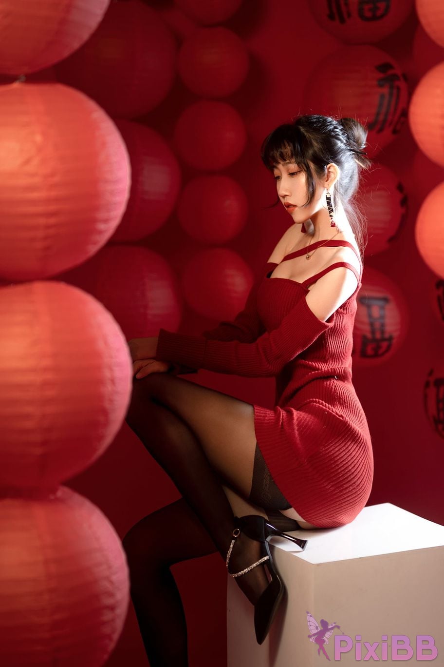 Cosplayer Not lazy cat new year PixiBB.COM 002