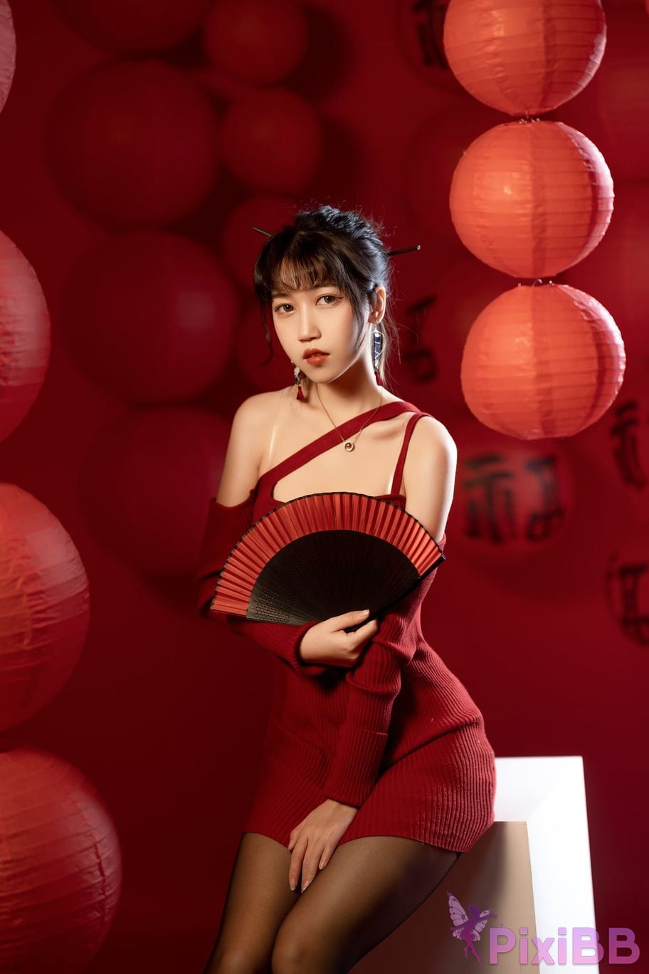 Cosplayer Not lazy cat new year PixiBB.COM 003