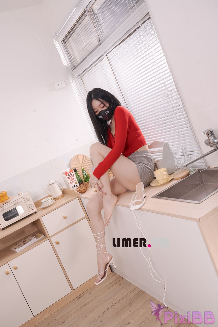 Limerence Original No.100 Yuwei Jalys beautiful feet directly tease you with your face PixiBB.COM 006
