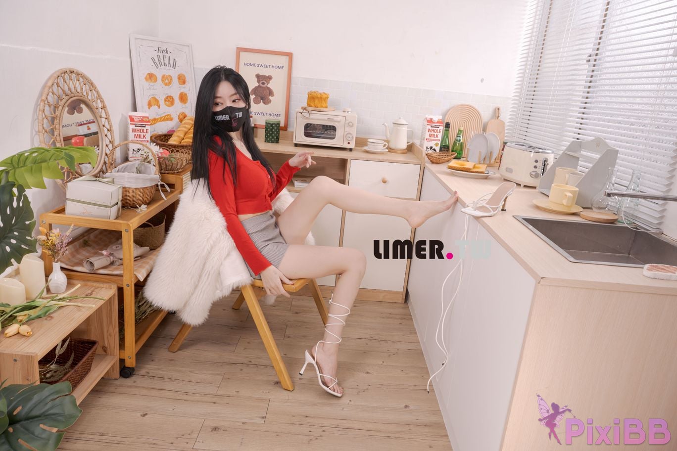 Limerence Original No.100 Yuwei Jalys beautiful feet directly tease you with your face PixiBB.COM 013