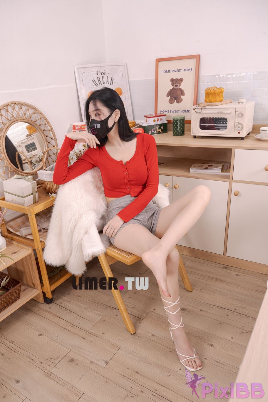 Limerence Original No.100 Yuwei Jalys beautiful feet directly tease you with your face PixiBB.COM 024