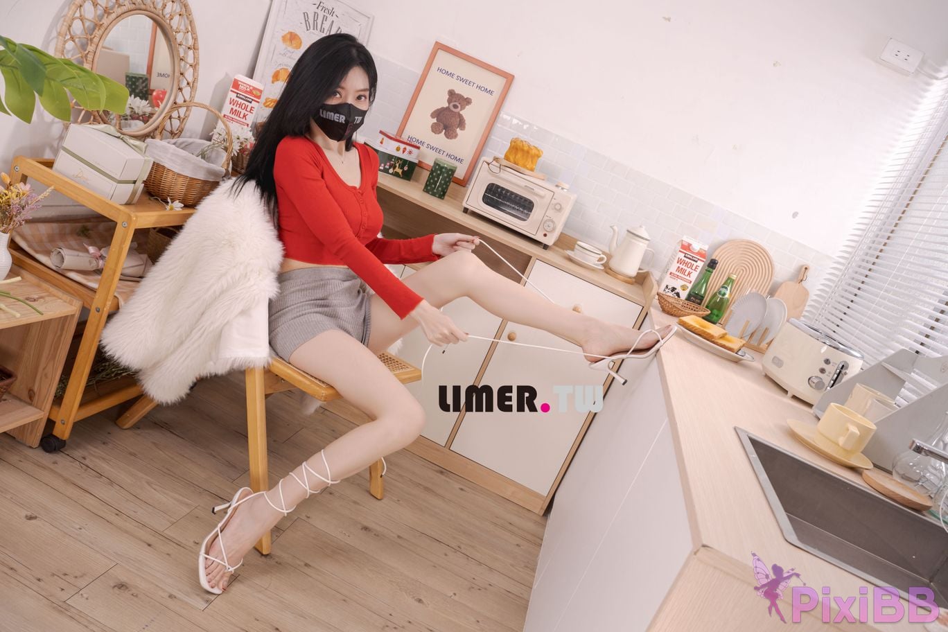 Limerence Original No.100 Yuwei Jalys beautiful feet directly tease you with your face PixiBB.COM 045