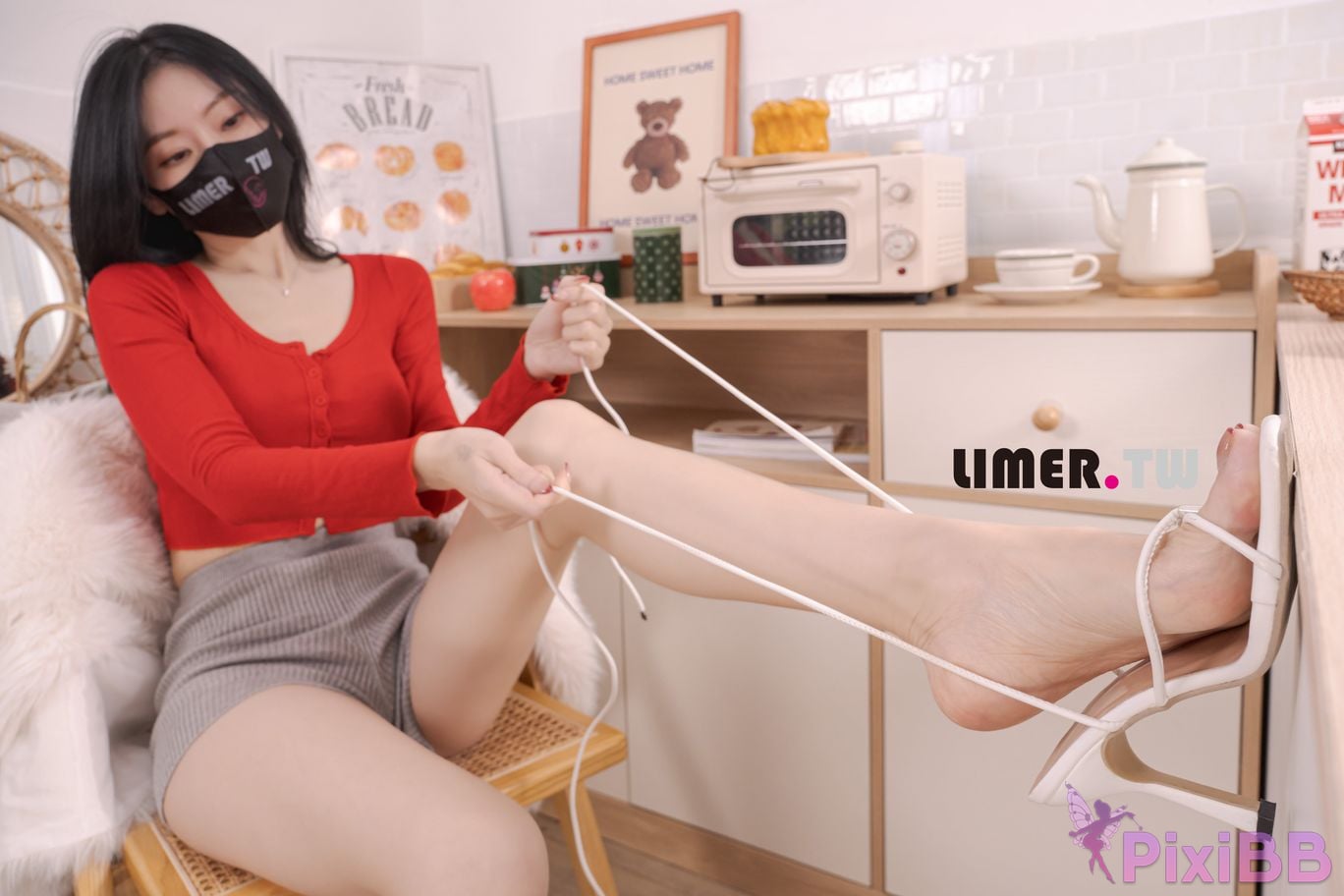 Limerence Original No.100 Yuwei Jalys beautiful feet directly tease you with your face PixiBB.COM 047