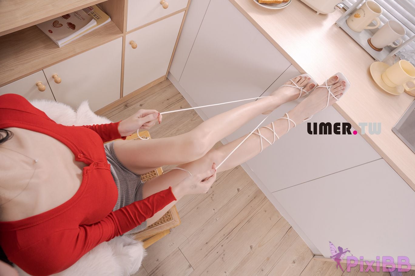Limerence Original No.100 Yuwei Jalys beautiful feet directly tease you with your face PixiBB.COM 051