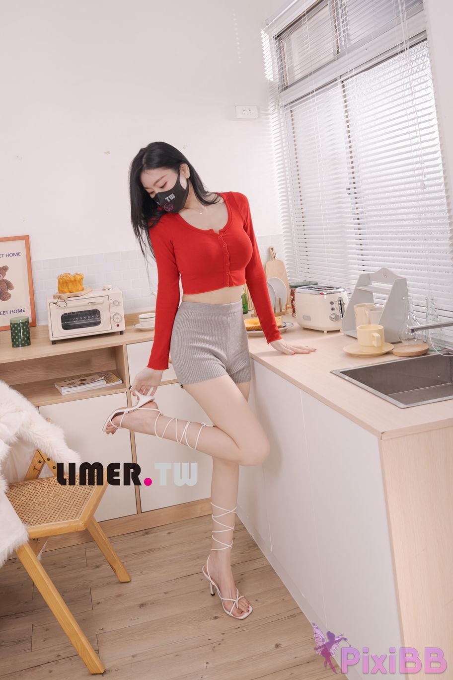 Limerence Original No.100 Yuwei Jalys beautiful feet directly tease you with your face PixiBB.COM 072