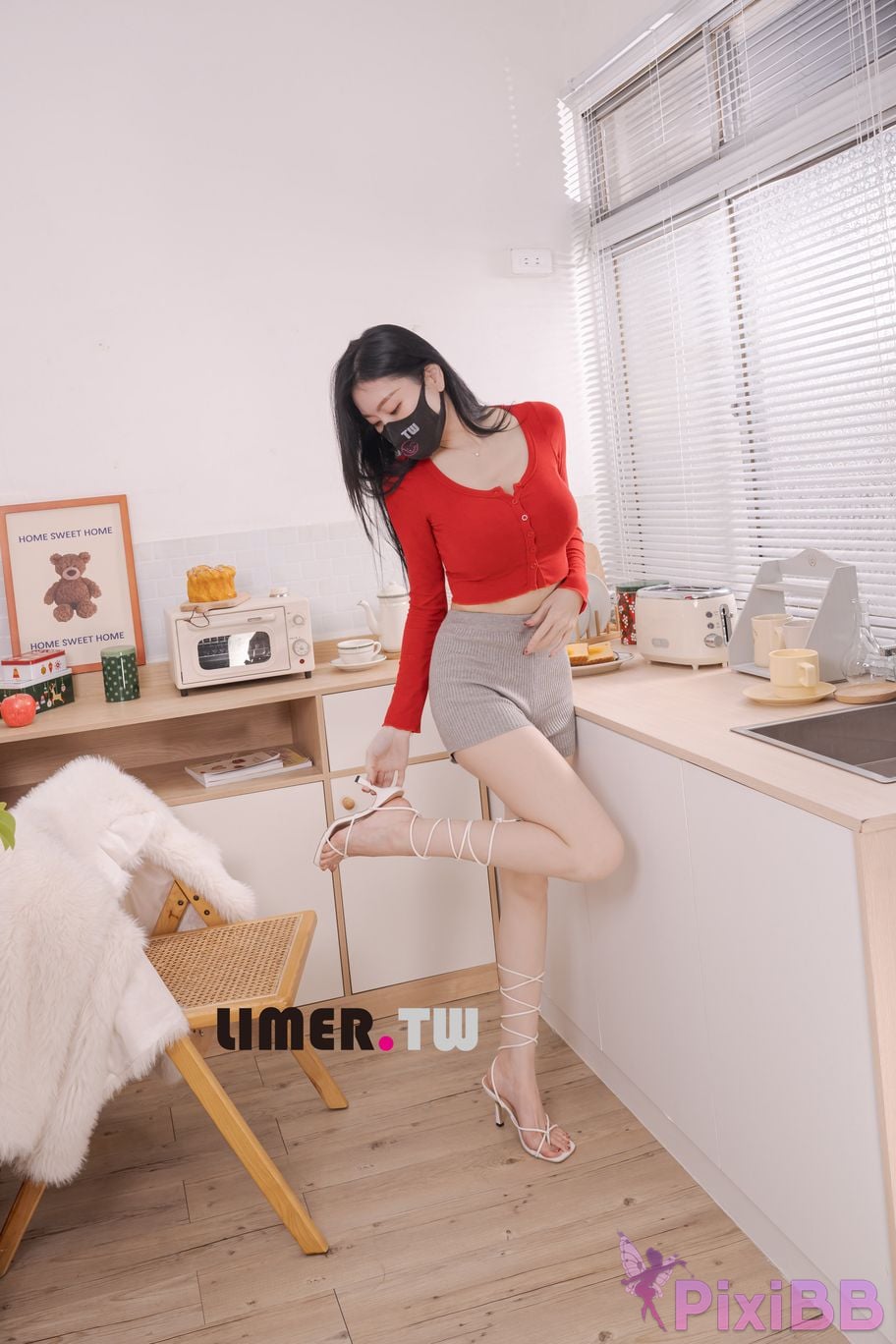 Limerence Original No.100 Yuwei Jalys beautiful feet directly tease you with your face PixiBB.COM 073