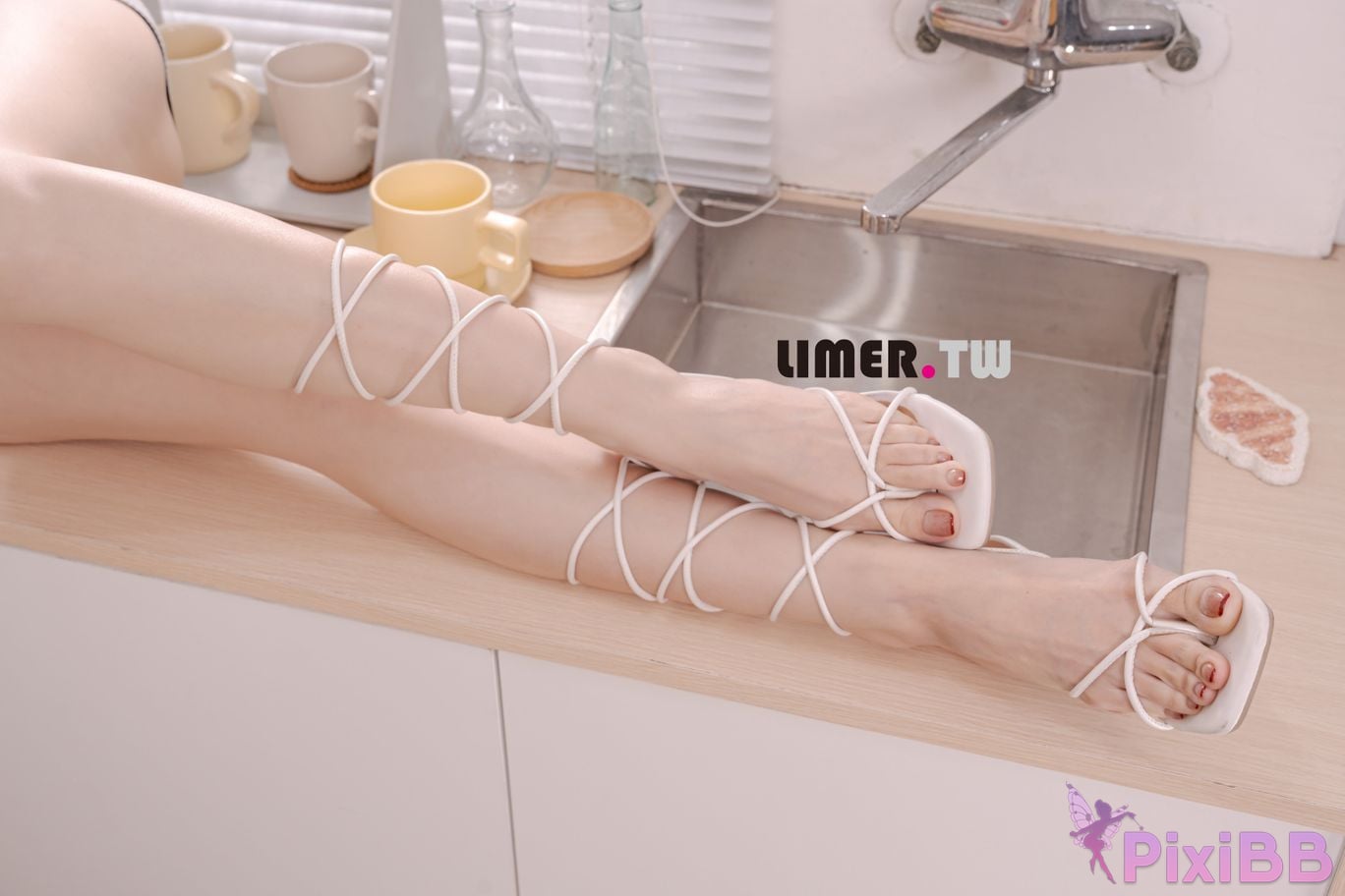 Limerence Original No.100 Yuwei Jalys beautiful feet directly tease you with your face PixiBB.COM 089