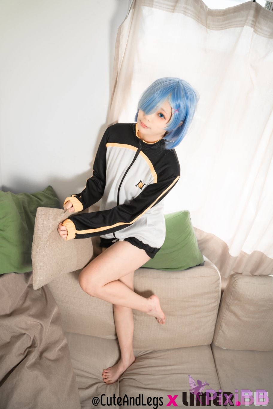 Limerence Original No.099 Rem showed up wearing your coat A r e y o u w a i n g t h d PixiBB.COM 070