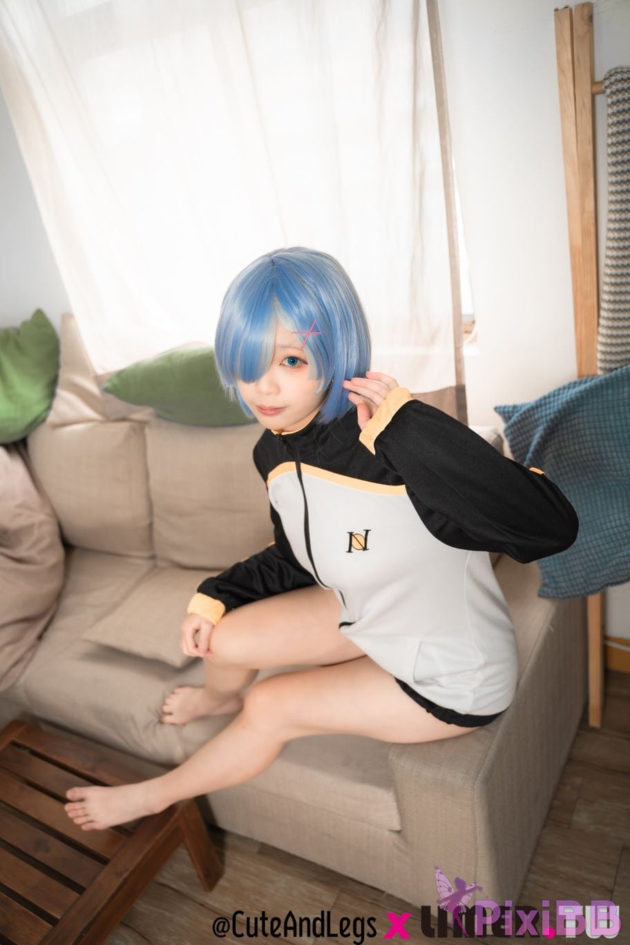 Limerence Original No.099 Rem showed up wearing your coat A r e y o u w a i n g t h d PixiBB.COM 092