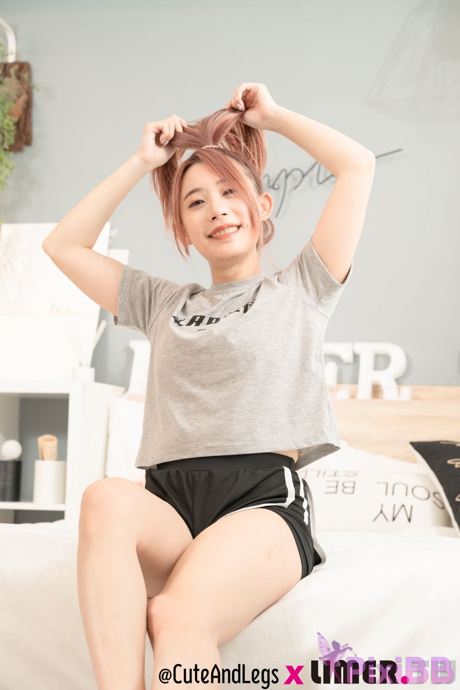 Limerence Original No.096 Shine Truth Pants Special Dangerous Edge Little Pony Shines waist is soft and her bare feet are showing off PixiBB.COM 042