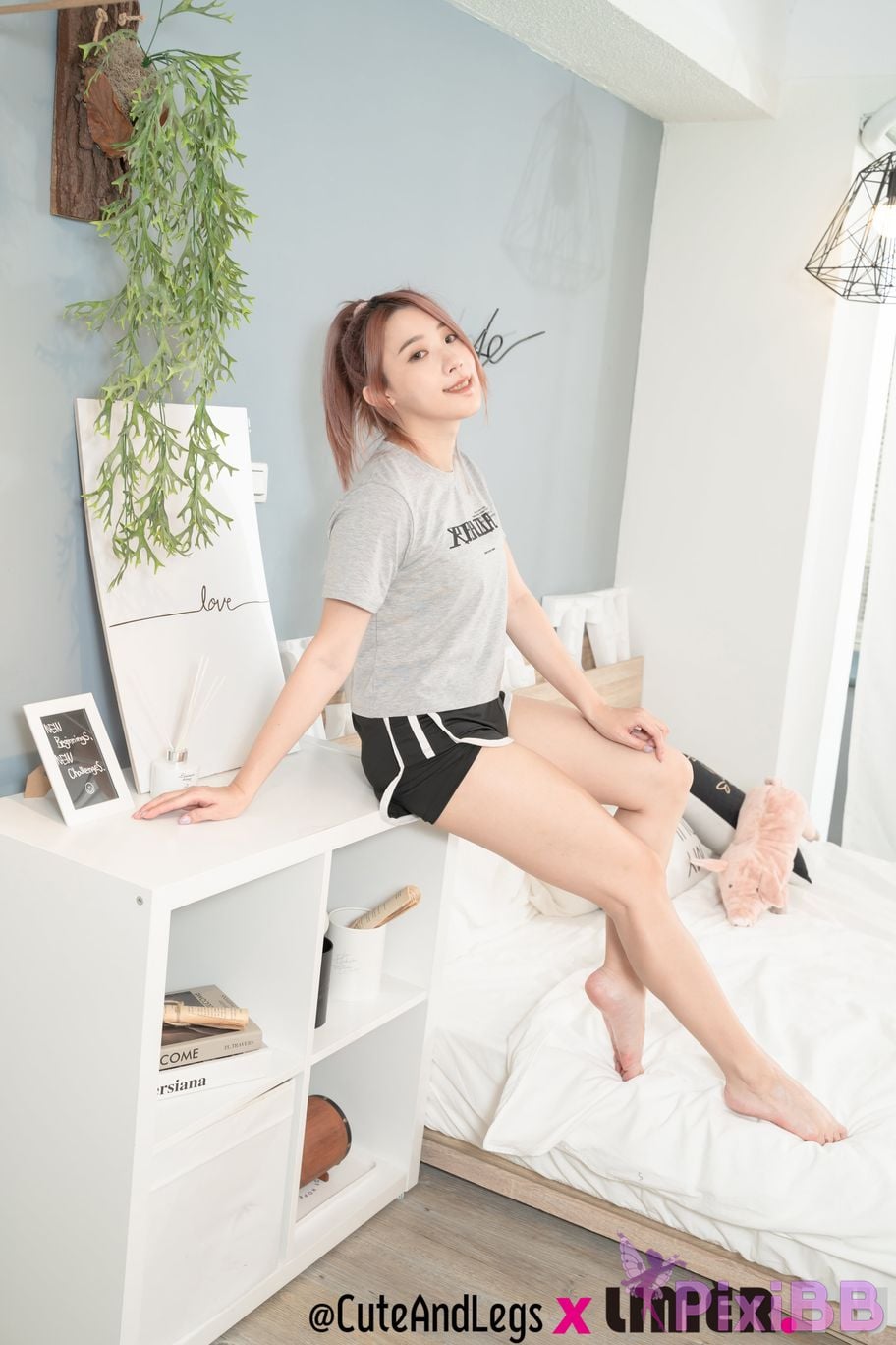 Limerence Original No.096 Shine Truth Pants Special Dangerous Edge Little Pony Shines waist is soft and her bare feet are showing off PixiBB.COM 110