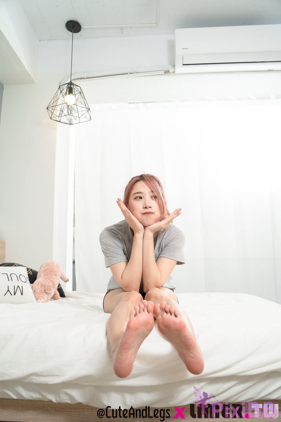 Limerence Original No.096 Shine Truth Pants Special Dangerous Edge Little Pony Shines waist is soft and her bare feet are showing off PixiBB.COM 135