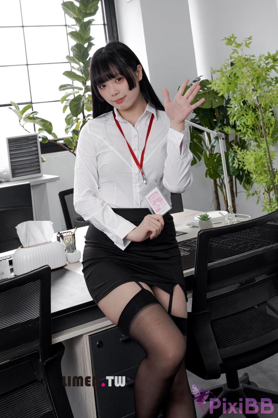 Limerence original No. 095 of the stunning staff in black stockings and bare feet that will make you unable to concentrate at work PixiBB.COM 008