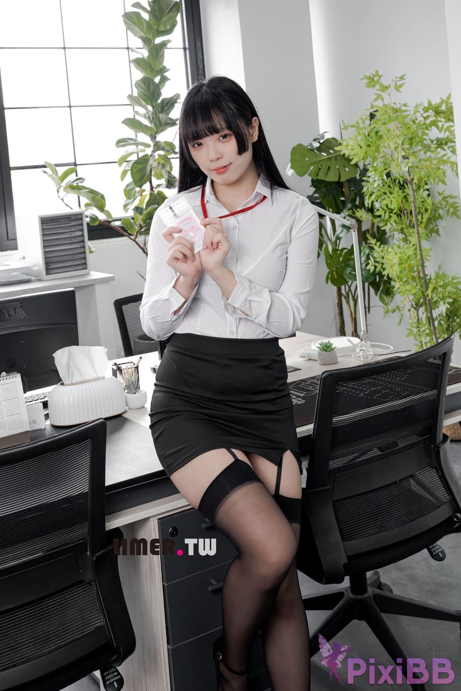 Limerence original No. 095 of the stunning staff in black stockings and bare feet that will make you unable to concentrate at work PixiBB.COM 010