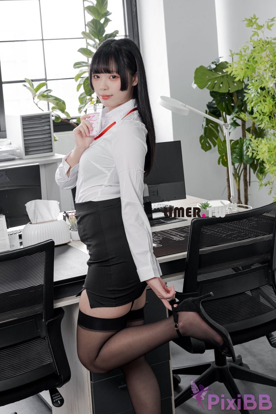 Limerence original No. 095 of the stunning staff in black stockings and bare feet that will make you unable to concentrate at work PixiBB.COM 012