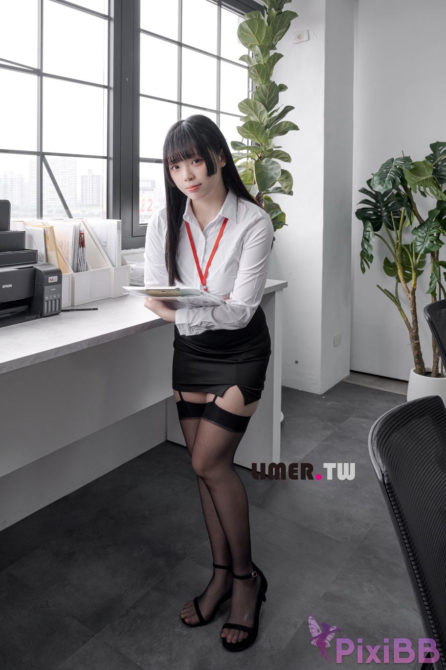 Limerence original No. 095 of the stunning staff in black stockings and bare feet that will make you unable to concentrate at work PixiBB.COM 020