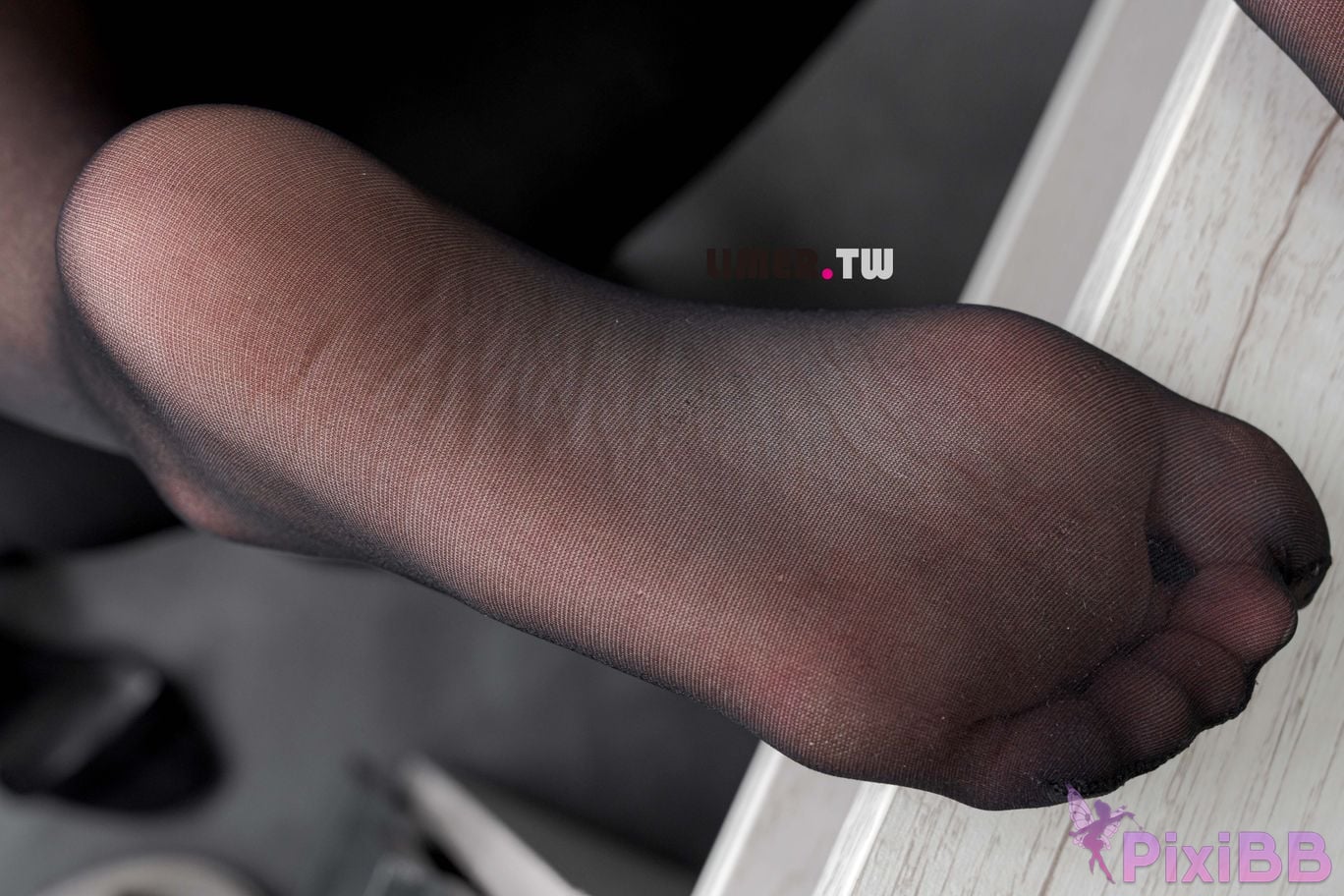 Limerence original No. 095 of the stunning staff in black stockings and bare feet that will make you unable to concentrate at work PixiBB.COM 060
