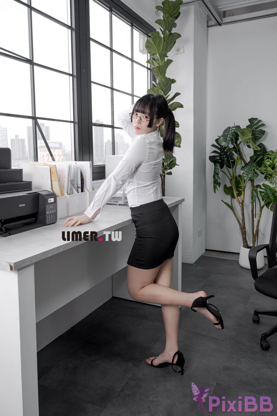 Limerence original No. 095 of the stunning staff in black stockings and bare feet that will make you unable to concentrate at work PixiBB.COM 147