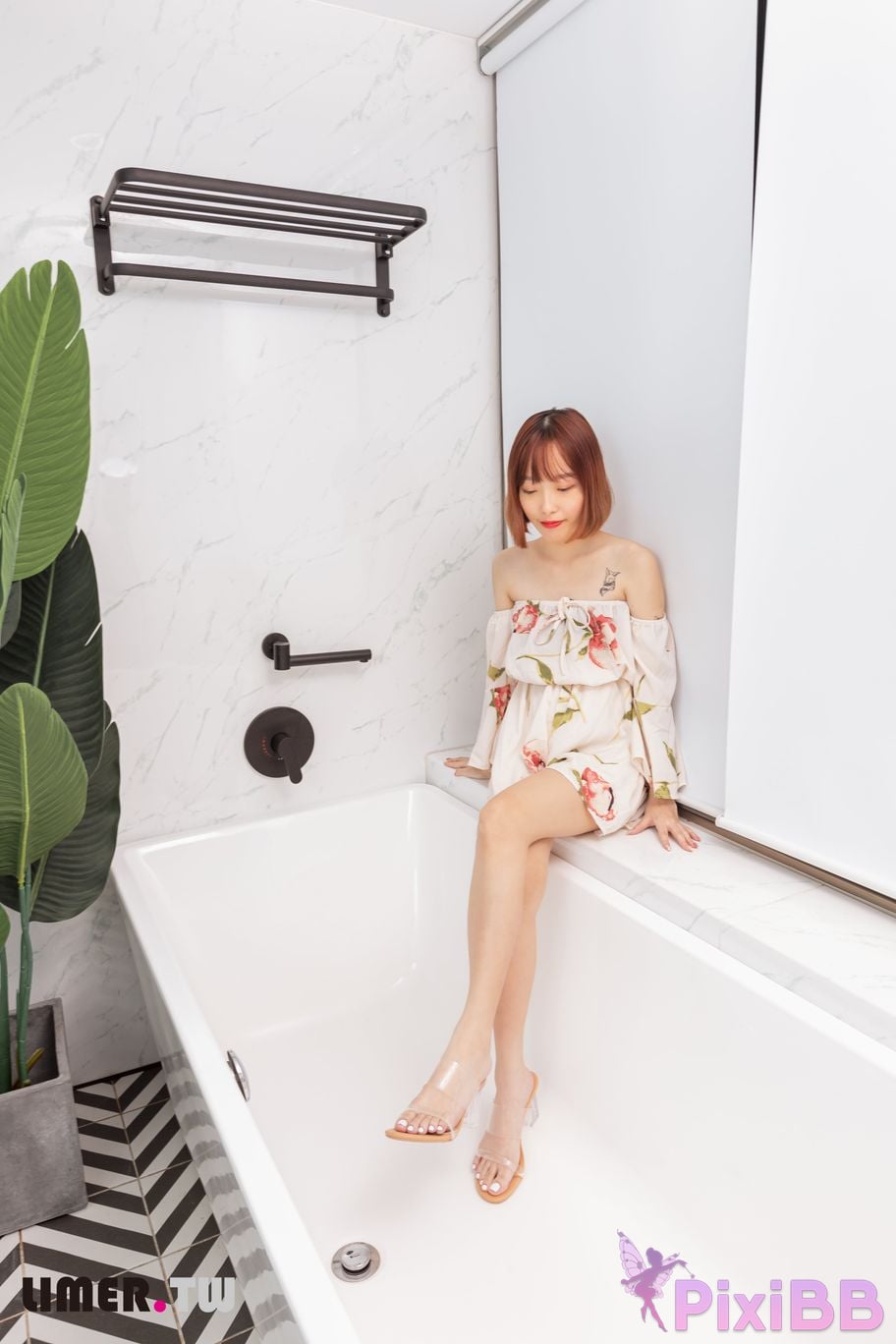 Limerence Original No.093 Small Bag Bathroom High Heels Encounter PixiBB.COM 003