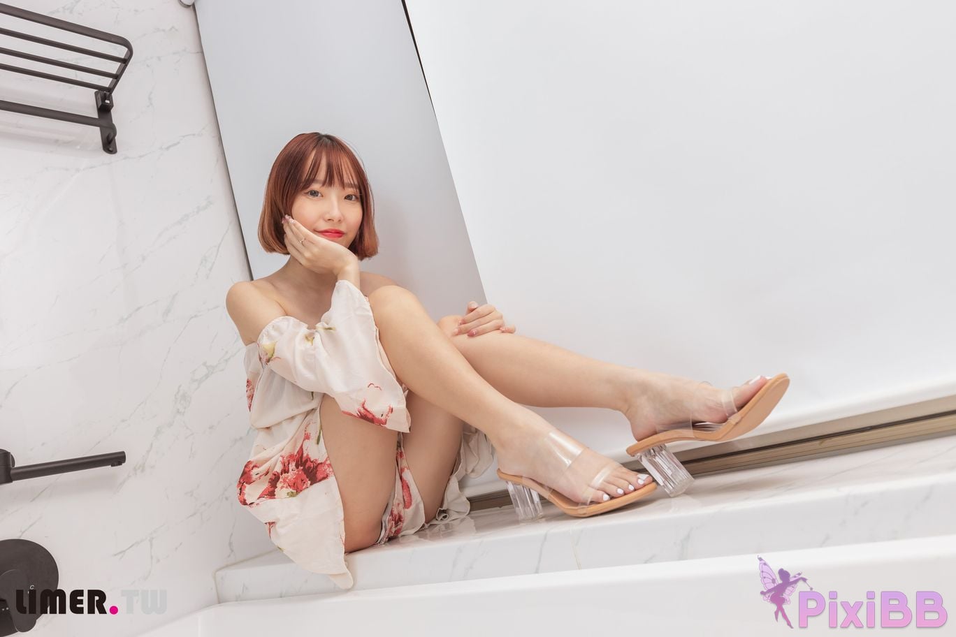 Limerence Original No.093 Small Bag Bathroom High Heels Encounter PixiBB.COM 009