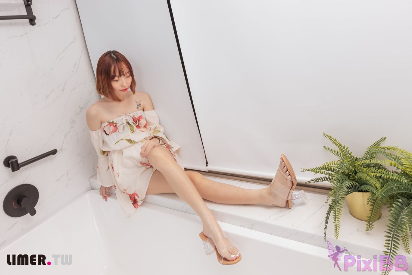 Limerence Original No.093 Small Bag Bathroom High Heels Encounter PixiBB.COM 023