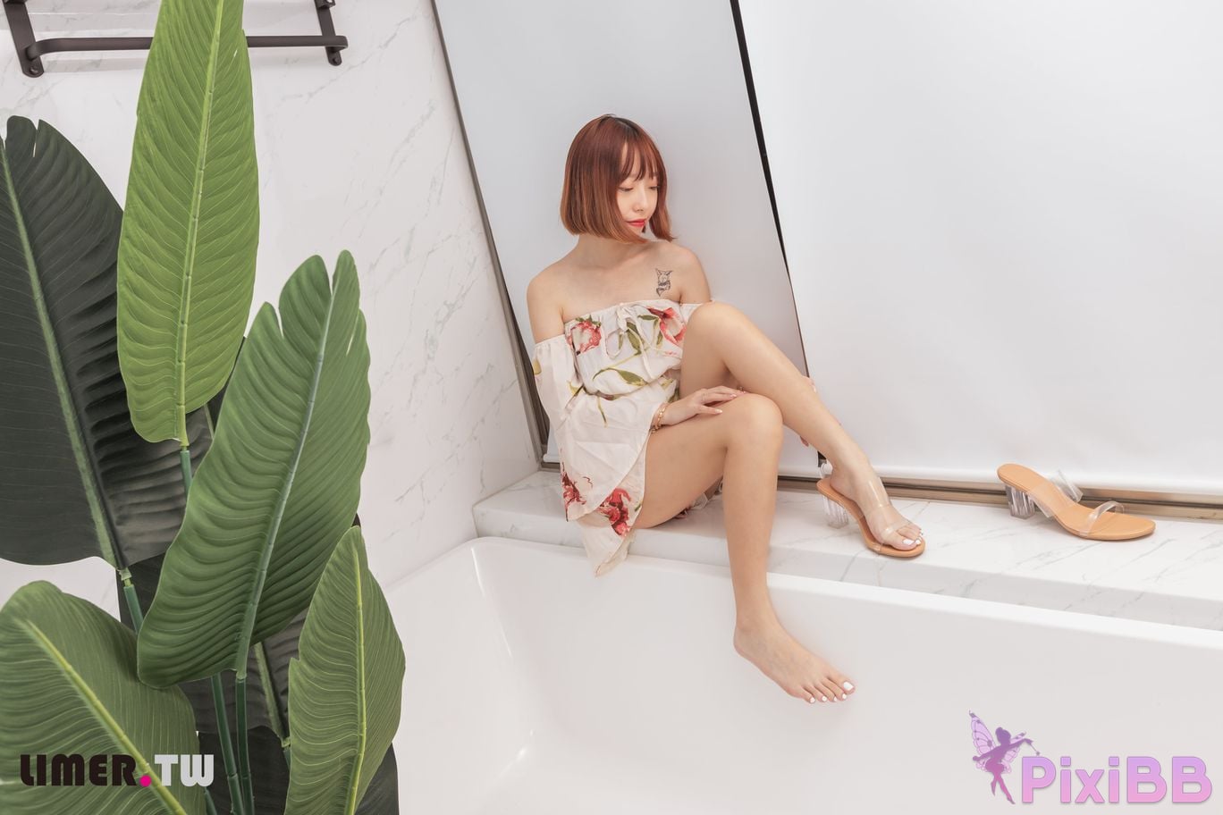 Limerence Original No.093 Small Bag Bathroom High Heels Encounter PixiBB.COM 034