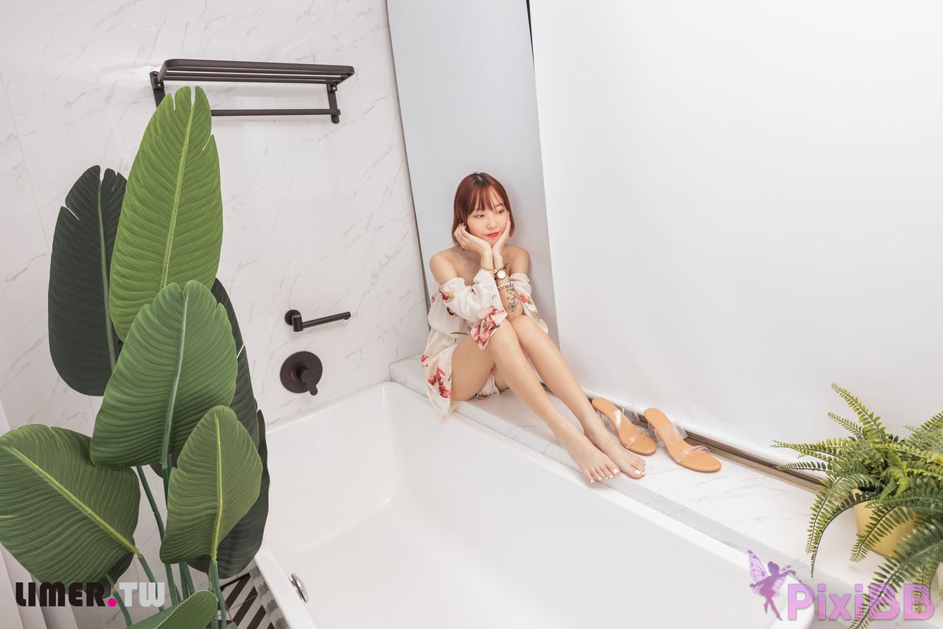 Limerence Original No.093 Small Bag Bathroom High Heels Encounter PixiBB.COM 048