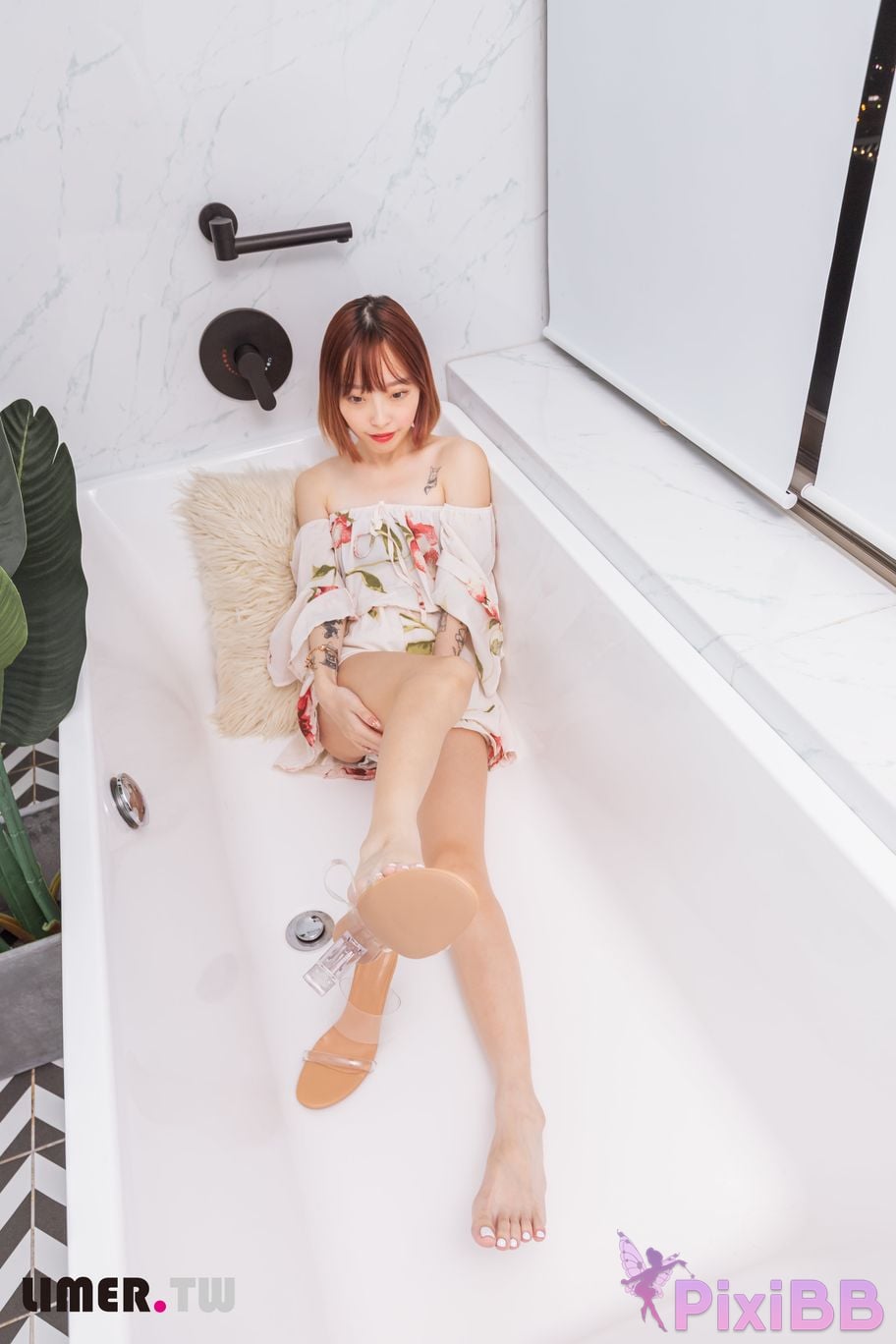 Limerence Original No.093 Small Bag Bathroom High Heels Encounter PixiBB.COM 073