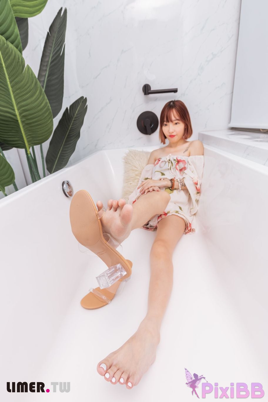 Limerence Original No.093 Small Bag Bathroom High Heels Encounter PixiBB.COM 074