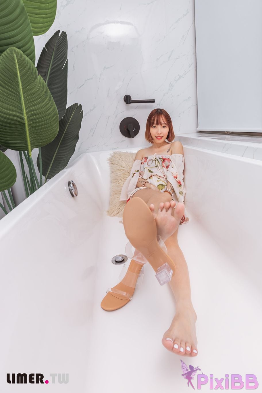 Limerence Original No.093 Small Bag Bathroom High Heels Encounter PixiBB.COM 079