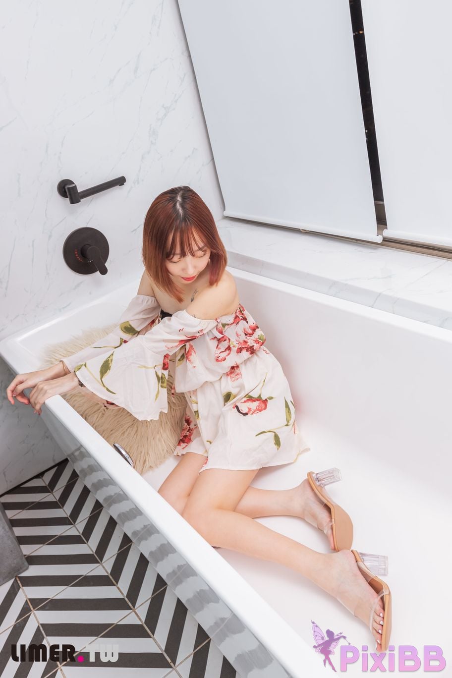 Limerence Original No.093 Small Bag Bathroom High Heels Encounter PixiBB.COM 095