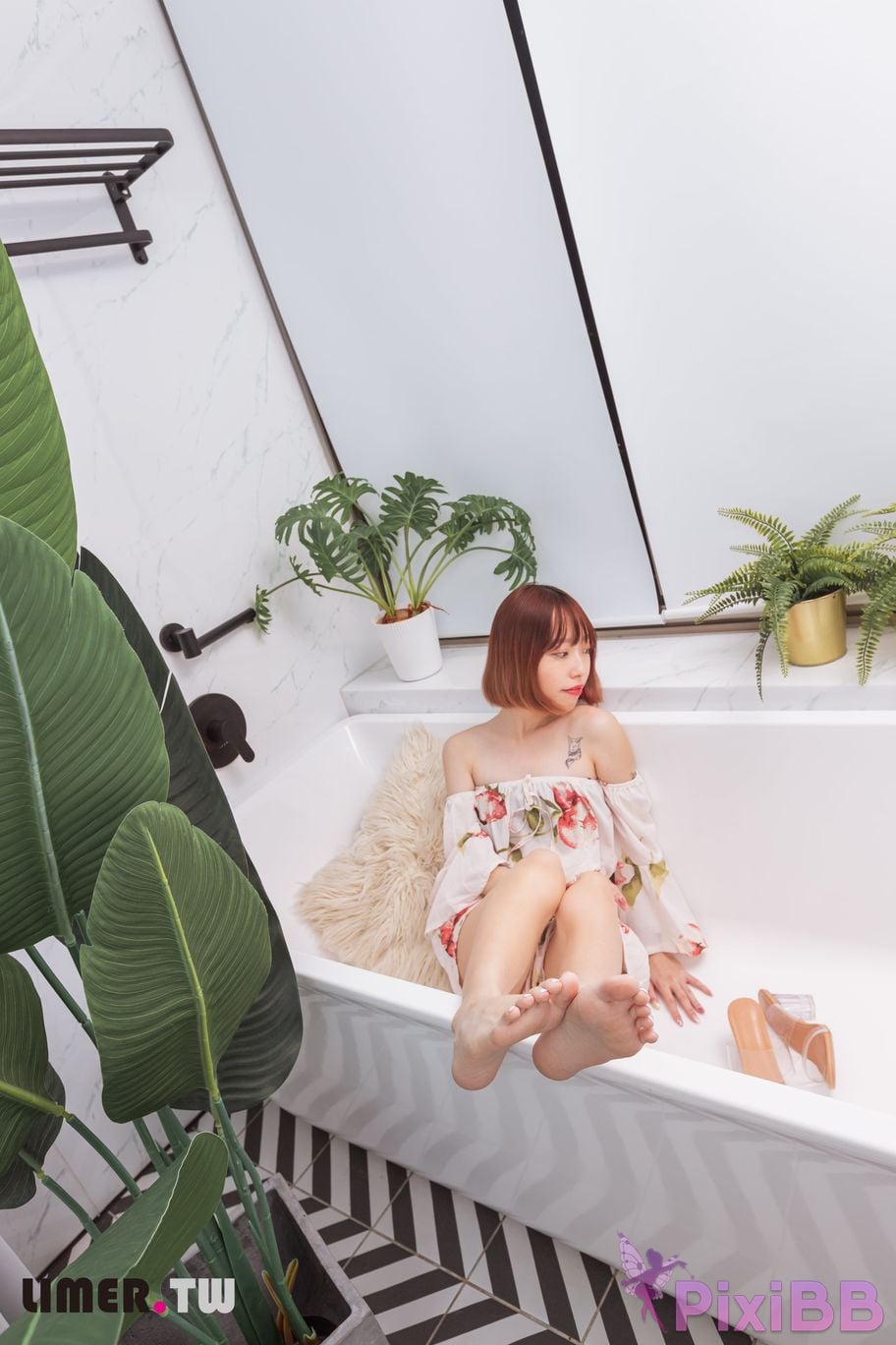 Limerence Original No.093 Small Bag Bathroom High Heels Encounter PixiBB.COM 110