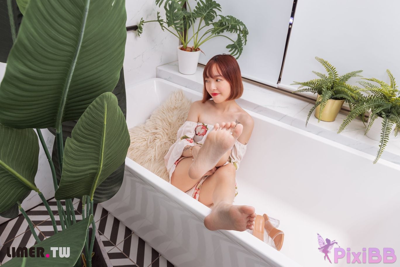 Limerence Original No.093 Small Bag Bathroom High Heels Encounter PixiBB.COM 113