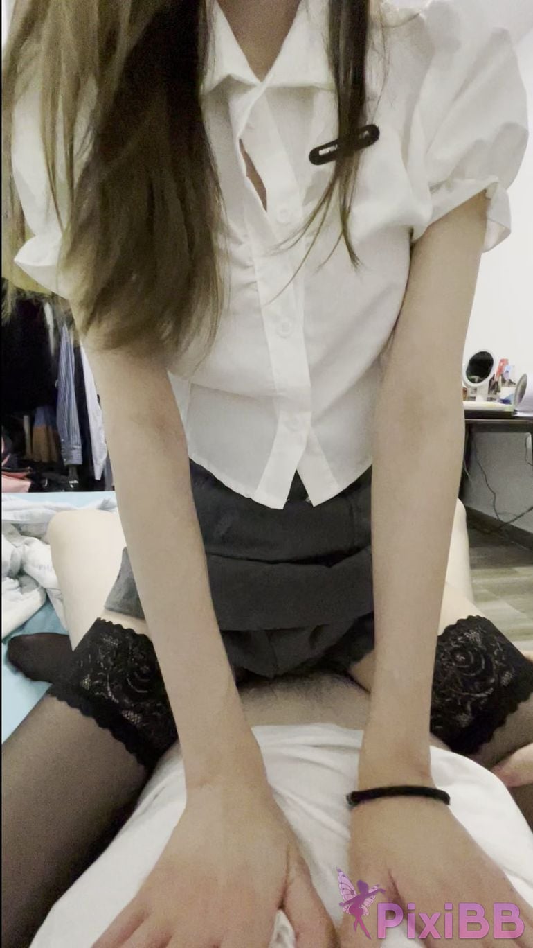 Liu Yiran Familiar face in glasses who loves cock PixiBB.COM 038