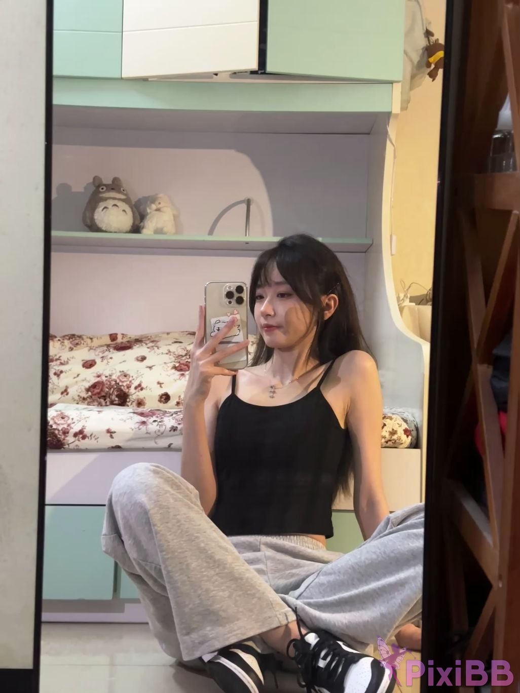 Liu Yiran Familiar face in glasses who loves cock PixiBB.COM 058