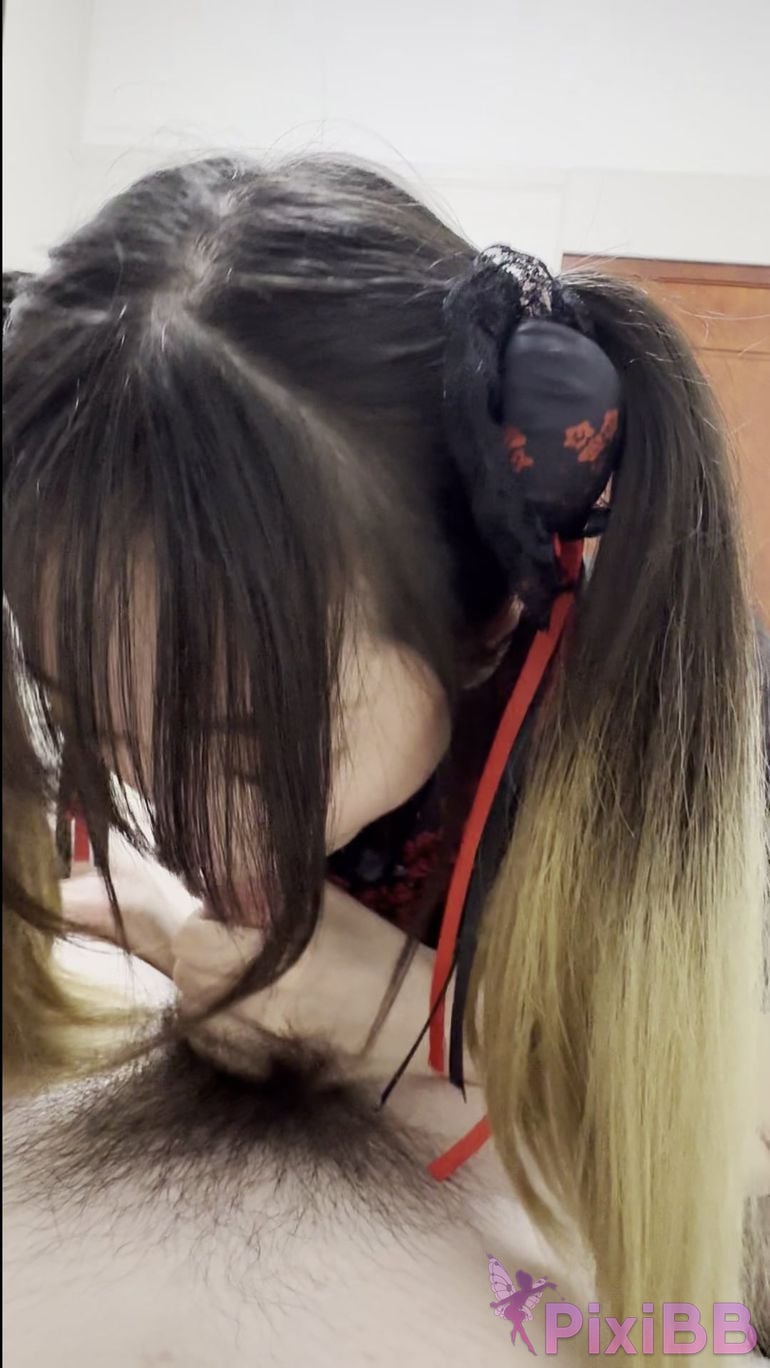 Liu Yiran Familiar face in glasses who loves cock PixiBB.COM 060