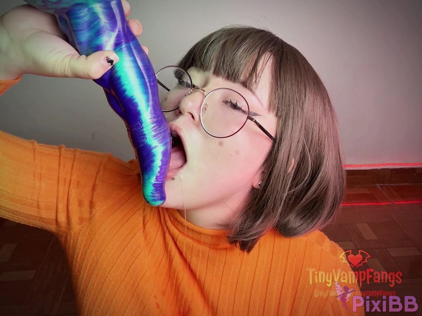 TinyVampFangs Velma Dinkley PixiBB.COM 008