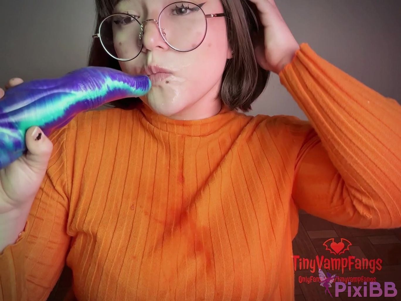 TinyVampFangs Velma Dinkley PixiBB.COM 010