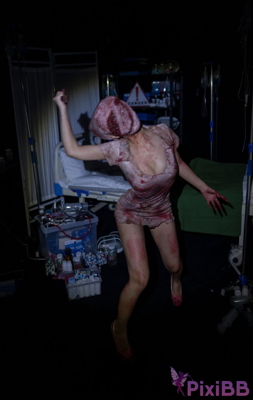 Cosplayer Bangni Bonnie silent hill nurse PixiBB.COM 012.JPG