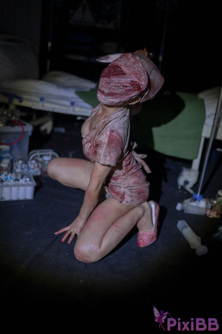 Cosplayer Bangni Bonnie silent hill nurse PixiBB.COM 013.JPG