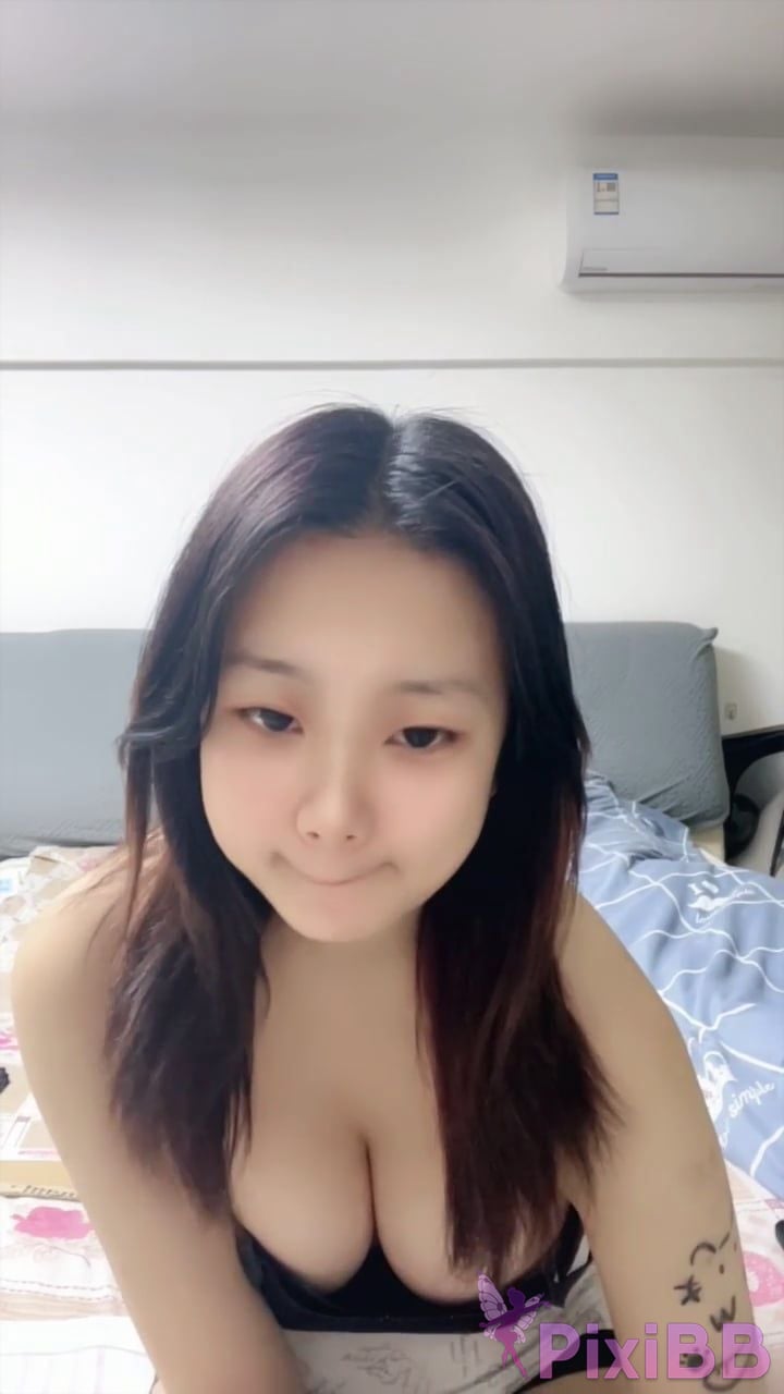 Girl Yiyi G Pussy school girl goes to sea earn tuition 07 Female internet celebrity 01 PixiBB.COM 002