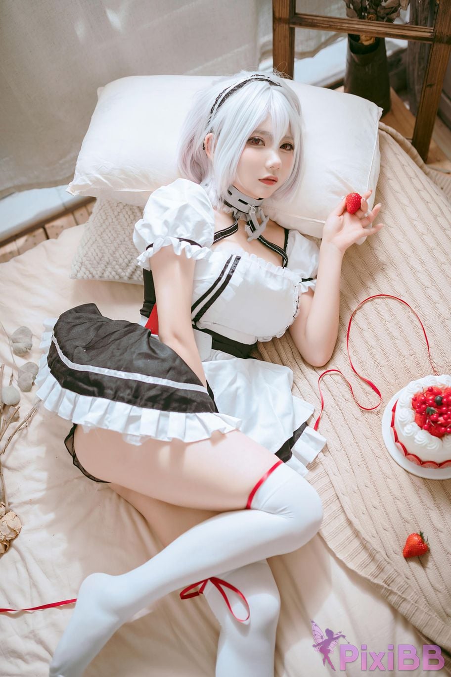 Cosplayer I s i t a b e r c u azur lane Sirius PixiBB.COM 015