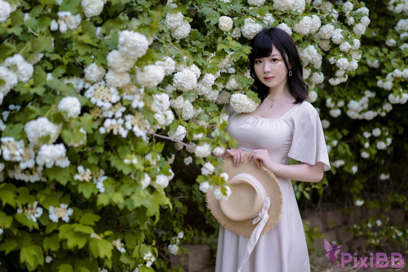 Cosplayer Pipi Nai is so cute hydrangeas PixiBB.COM 012