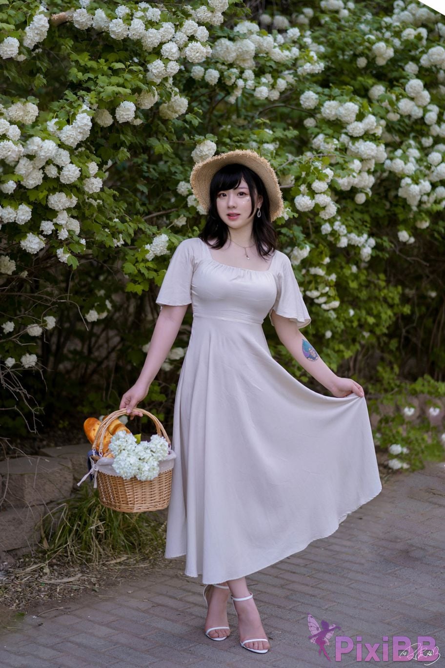 Cosplayer Pipi Nai is so cute hydrangeas PixiBB.COM 026