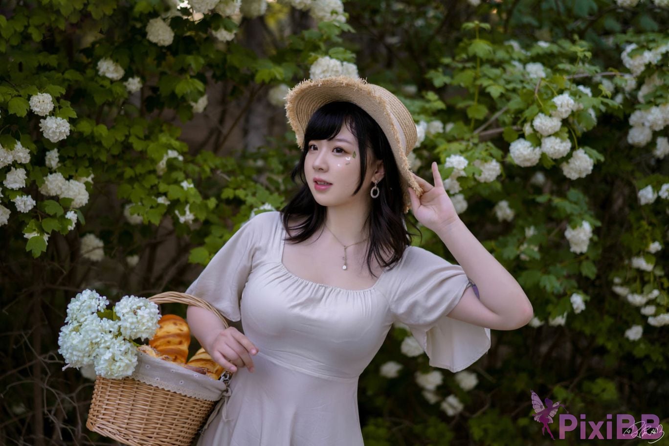 Cosplayer Pipi Nai is so cute hydrangeas PixiBB.COM 027