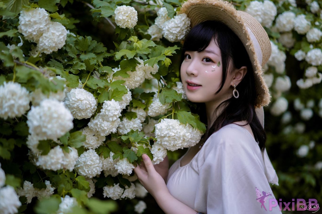 Cosplayer Pipi Nai is so cute hydrangeas PixiBB.COM 029